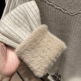 Suéter femenino de peluche con cuello Clarice Forglows